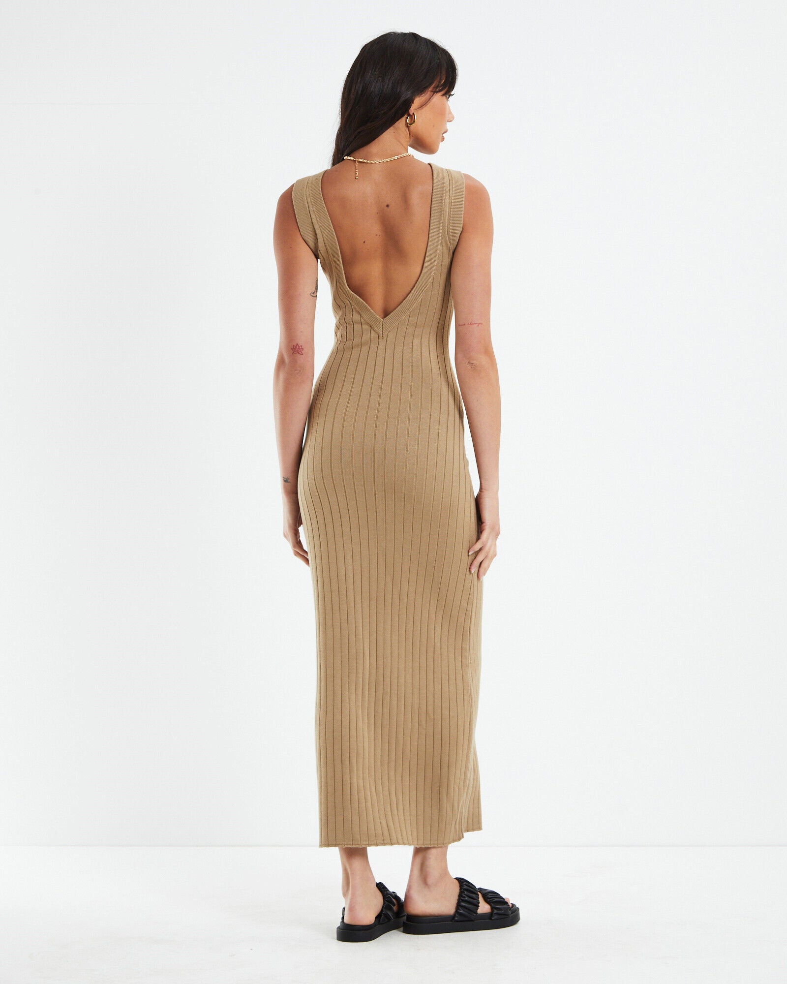 Subtitled Knitted Backless Midi Dress